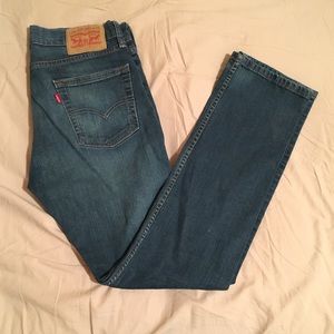 Levis 513 30 x 32 Slim Straight Jean